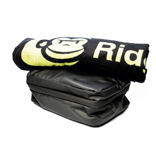 [RM295] Ridgemonkey LX Bath Towel And Weatherproof Shower Caddy Set